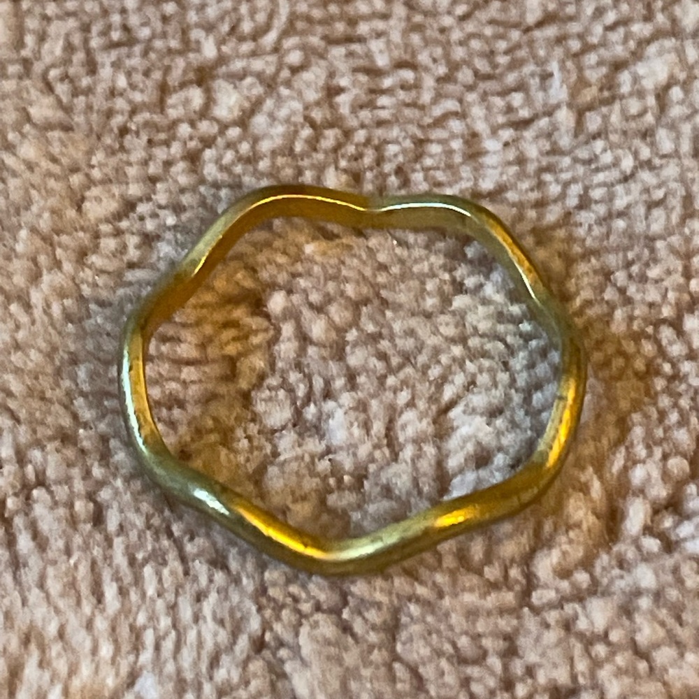 Gold-Toned Wavy Ring